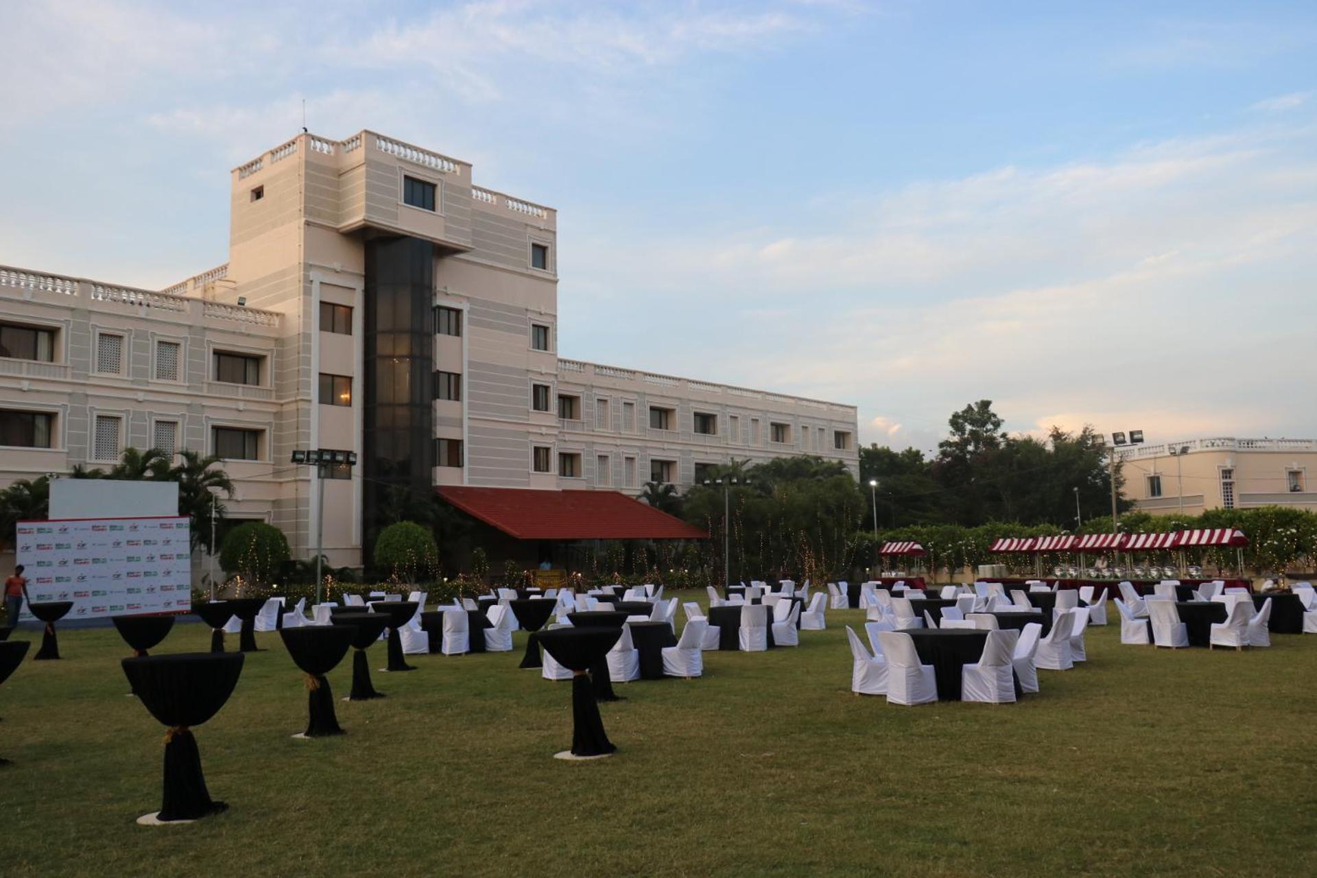 Jenneys Residency Otel Coimbatore Dış mekan fotoğraf